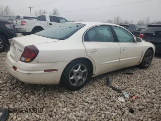 2002 Oldsmobile Aurora z VIN 1G3GS64C324168436, wystawiony jako Copart lot #84952644 z przebiegiem 152 785 mil mil oraz Tytuł czysty. Historia ofert i sprzedaży dostępna na DreamBid. Obrazek 3.