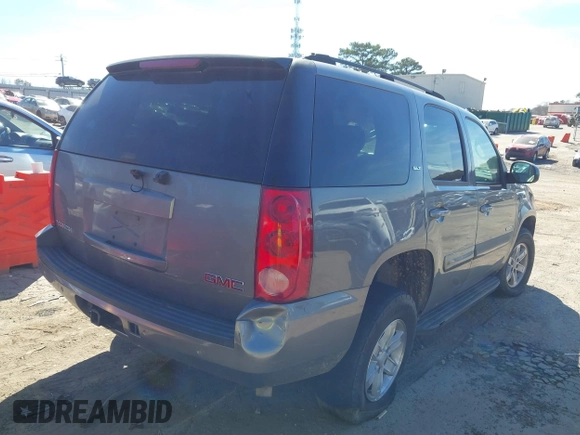 2007 GMC Yukon SLT z VIN 1GKFC13007J138584, wystawiony jako IAAI lot #41750793 z przebiegiem Nie podano mil oraz . Historia ofert i sprzedaży dostępna na DreamBid. Obrazek 4.