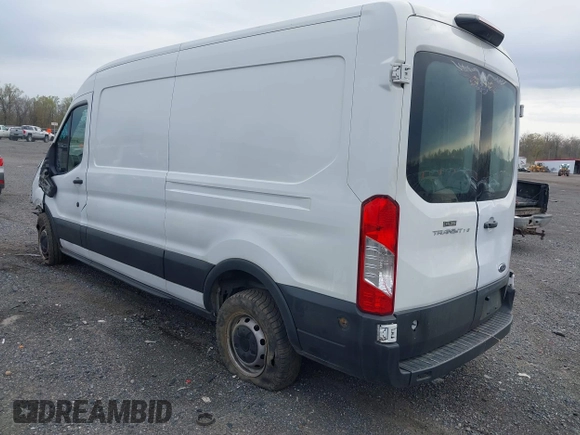 2018 Ford Transit with VIN 1FTYE2CM4JKA10552, listed as a IAAI auction lot 42003388 with 116,464 mi miles. Bid and sale history available at carsss.com. Image 3.