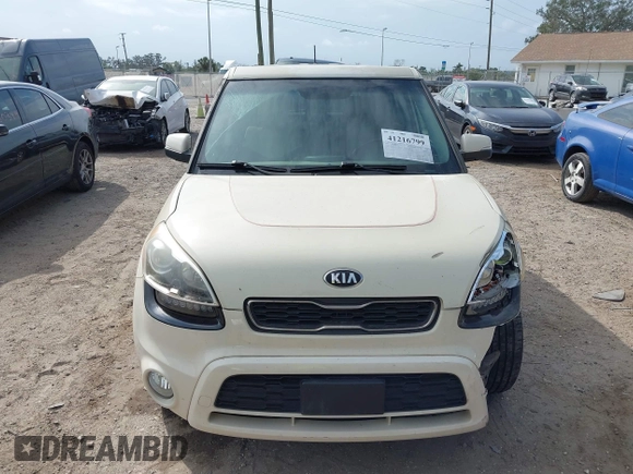 2013 Kia Soul ! with VIN KNDJT2A69D7483138, listed as a IAAI auction lot 41216799 with 81,764 mi miles. Bid and sale history available at carsss.com. Image 12.