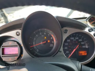 2017 Nissan 370Z z VIN JN1AZ4EH1HM950035, wystawiony jako Copart lot #70534664 z przebiegiem 63 667 mil mil oraz Szkoda całkowita • Salvage title. Historia ofert i sprzedaży dostępna na DreamBid. Obrazek 9.