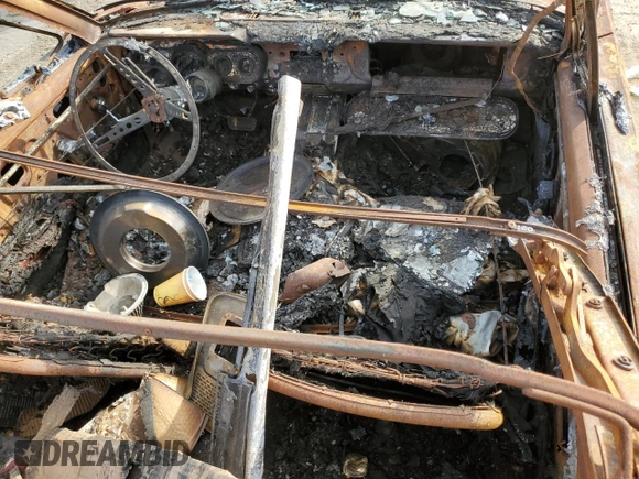 1966 Ford Mustang z VIN 6F08C385335, wystawiony jako Copart lot #42833715 z przebiegiem Nie podano mil oraz Nie do naprawy • Non repairable. Historia ofert i sprzedaży dostępna na DreamBid. Obrazek 8.
