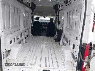 2022 Ford Transit Cargo z VIN 1FTBR1X84NKA82407, wystawiony jako IAAI lot #41503201 z przebiegiem 53 194 mil mil oraz . Historia ofert i sprzedaży dostępna na DreamBid. Obrazek 8.