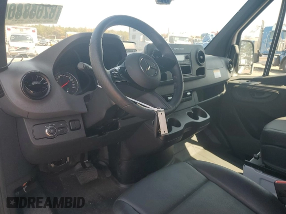 2025 Mercedes-Benz Sprinter Cargo with VIN W1Y4NCHY6SP753794, listed as a Copart auction lot 52648465 with 610 mi miles and Salvage Title. Bid and sale history available at carsss.com. Image 8.