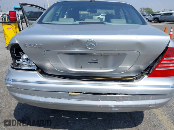 2006 Mercedes-Benz S 500 z VIN WDBNG75J46A464972, wystawiony jako IAAI lot #42153354 z przebiegiem 126 221 mil mil oraz . Historia ofert i sprzedaży dostępna na DreamBid. Obrazek 6.