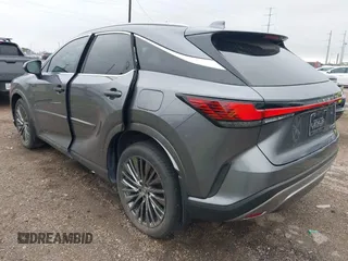 2023 Lexus RX 350h z VIN 2T2BBMCA3PC014758, wystawiony jako IAAI lot #42176377 z przebiegiem Nie podano mil oraz . Historia ofert i sprzedaży dostępna na DreamBid. Obrazek 3.