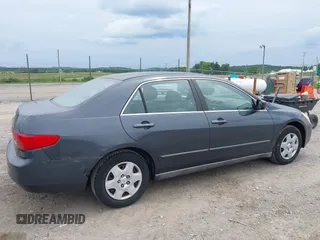 2005 Honda Accord LX z VIN 1HGCM56455A191202, wystawiony jako IAAI lot #42347658 z przebiegiem 222 365 mil mil oraz . Historia ofert i sprzedaży dostępna na DreamBid. Obrazek 6.