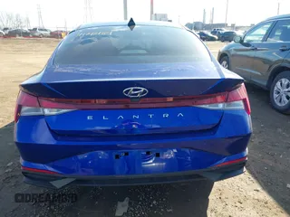 2023 Hyundai Elantra SEL z VIN KMHLM4AG3PU593422, wystawiony jako IAAI lot #41742184 z przebiegiem 17 631 mil mil oraz . Historia ofert i sprzedaży dostępna na DreamBid. Obrazek 16.