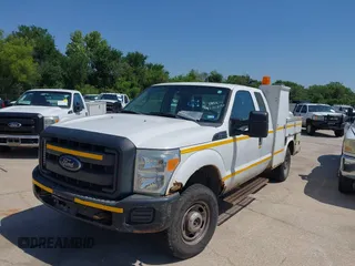 2013 Ford F-350 z VIN 1FD7X3B68DEA41140, wystawiony jako IAAI lot #42208592 z przebiegiem 179 966 mil mil oraz . Historia ofert i sprzedaży dostępna na DreamBid. Obrazek 19.