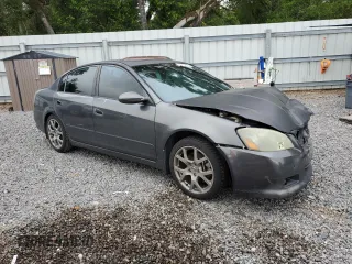 2005 Nissan Altima SE-R with VIN 1N4BL11D55C272885, listed as a Copart auction lot 71732094 with 207,633 mi miles and Salvage title. Bid and sale history available at DreamBid. Image 4.