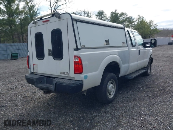 2016 Ford Super Duty F-250 SRW XLT with VIN 1FT7X2B67GEA39611, listed as a IAAI auction lot 41750797 with 33,787 mi miles. Bid and sale history available at carsss.com. Image 4.