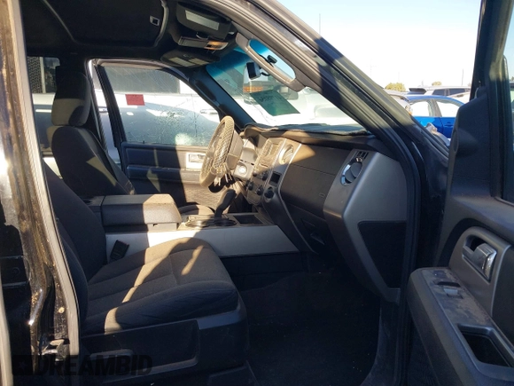 2017 Ford Expedition XLT z VIN 1FMJU1JT2HEA68673, wystawiony jako IAAI lot #41798056 z przebiegiem 101 346 mil mil oraz . Historia ofert i sprzedaży dostępna na DreamBid. Obrazek 5.