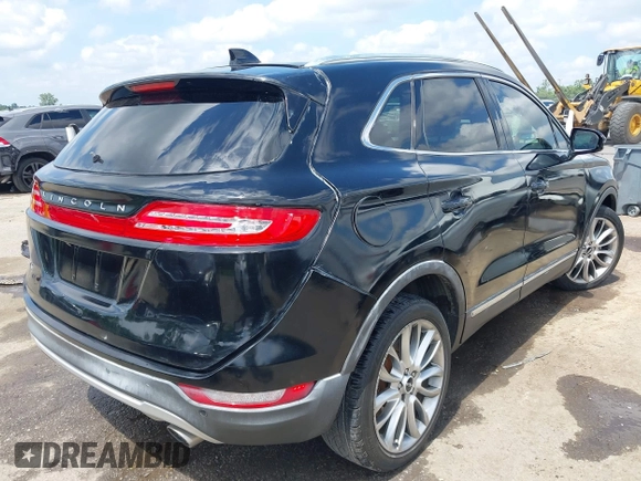 2017 Lincoln MKC Reserve with VIN 5LMCJ3C95HUL54101, listed as a IAAI auction lot 42272528 with 32,815 mi miles and . Bid and sale history available at DreamBid. Image 4.