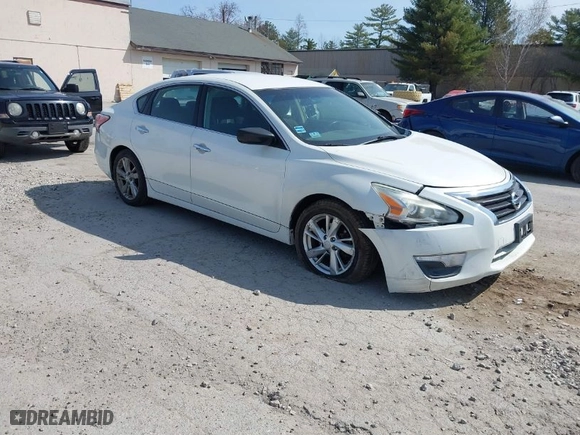2013 Nissan Altima 2.5 S with VIN 1N4AL3AP0DC916986, listed as a IAAI auction lot 42090563 with 173,993 mi miles. Bid and sale history available at carsss.com. Image 1.