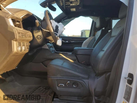 2022 GMC Yukon XL Denali with VIN 1GKS1JKL8NR123197, listed as a Copart auction lot 41466775 with 38,469 mi miles and Salvage Title. Bid and sale history available at DreamBid. Image 7.
