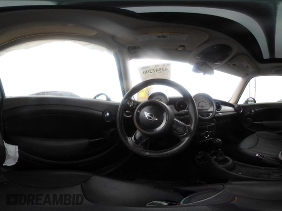 2013 MINI Hardtop with VIN WMWSU3C50DT546031, listed as a IAAI auction lot 42542290 with 119,711 mi miles and . Bid and sale history available at DreamBid. Image 18.