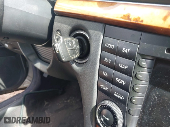 2003 Mercedes-Benz E 500 z VIN WDBUF70J73A332919, wystawiony jako IAAI lot #42477689 z przebiegiem Nie podano mil oraz . Historia ofert i sprzedaży dostępna na DreamBid. Obrazek 11.