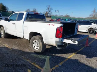2019 Chevrolet Colorado 4WD Work Truck z VIN 1GCHTBEA3K1233097, wystawiony jako IAAI lot #41667849 z przebiegiem 107 720 mil mil oraz . Historia ofert i sprzedaży dostępna na DreamBid. Obrazek 3.