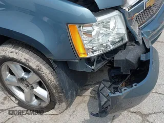 2009 Chevrolet Avalanche 2LT z VIN 3GNFK22039G178725, wystawiony jako IAAI lot #39426610 z przebiegiem 168 432 mil mil oraz . Historia ofert i sprzedaży dostępna na DreamBid. Obrazek 6.