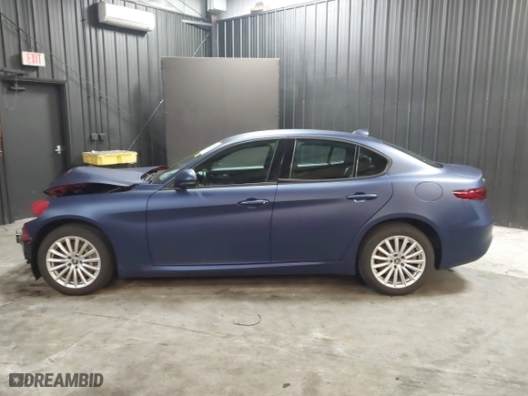 2023 Alfa Romeo Giulia with VIN ZARFANANXP7670760, listed as a IAAI auction lot 41754625 with 9,264 mi miles. Bid and sale history available at carsss.com. Image 15.