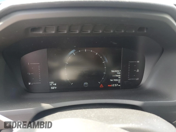2018 Volvo XC90 Momentum with VIN YV4102PKXJ1352339, listed as a Copart auction lot 54007185 with 117,059 mi miles and Salvage Title. Bid and sale history available at carsss.com. Image 9.