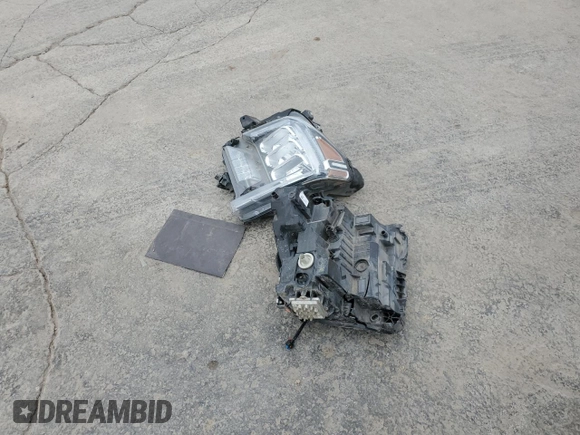 2020 GMC Sierra 2500HD AT4 z VIN 1GT49PEY1LF185174, wystawiony jako Copart lot #86486144 z przebiegiem 115 685 mil mil oraz Szkoda całkowita • Salvage title. Historia ofert i sprzedaży dostępna na DreamBid. Obrazek 12.