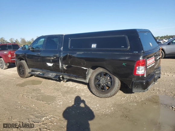 2022 Ram 2500 Tradesman with VIN 3C6UR5HJ9NG423994, listed as a Copart auction lot 82909224 with 7,868 mi miles and Salvage Title. Bid and sale history available at carsss.com. Image 2.