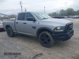 2020 Ram 1500 Warlock z VIN 1C6RR7GG3LS140875, wystawiony jako IAAI lot #41813678 z przebiegiem 67 319 mil mil oraz . Historia ofert i sprzedaży dostępna na DreamBid. Obrazek 1.