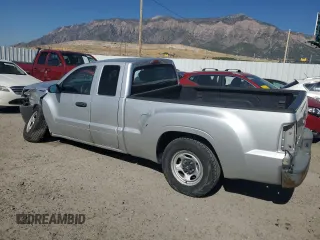 2006 Mitsubishi Raider LS z VIN 1Z7HC22K06S581912, wystawiony jako Copart lot #70500254 z przebiegiem 137 038 mil mil oraz Szkoda całkowita • Salvage title. Historia ofert i sprzedaży dostępna na DreamBid. Obrazek 2.