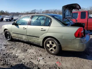2005 Chevrolet Malibu with VIN 1G1ZS52815F136703, listed as a Copart auction lot 42378155 with 386,958 mi miles and Salvage Title. Bid and sale history available at carsss.com. Image 2.