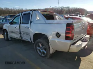 2013 Chevrolet Avalanche LTZ with VIN 3GNTKGE75DG376417, listed as a Copart auction lot 42682264 with 69,587 mi miles and Salvage title. Bid and sale history available at DreamBid. Image 2.
