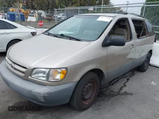 2000 Toyota Sienna CE z VIN 4T3GF19C0YU240639, wystawiony jako IAAI lot #42472106 z przebiegiem 142 456 mil mil oraz . Historia ofert i sprzedaży dostępna na DreamBid. Obrazek 2.
