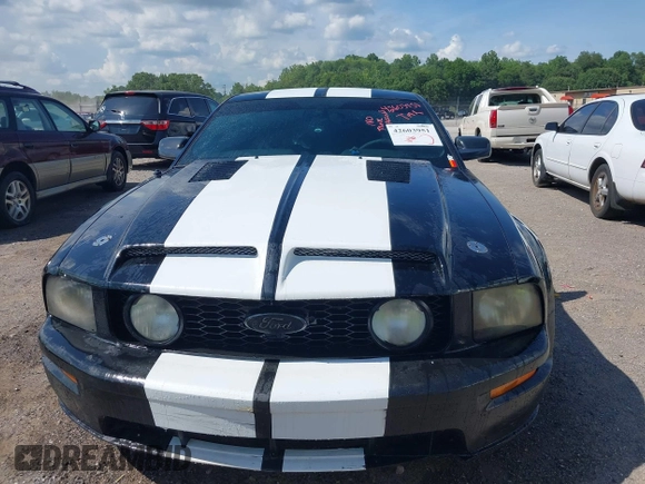 2009 Ford Mustang GT with VIN 1ZVHT82H495146300, listed as a IAAI auction lot 42603951 with 185,265 mi miles and . Bid and sale history available at DreamBid. Image 12.