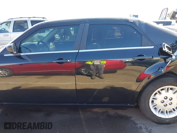 2007 Chrysler 300 with VIN 2C3KA43R47H888706, listed as a IAAI auction lot 41849210 with 135,156 mi miles. Bid and sale history available at carsss.com. Image 15.