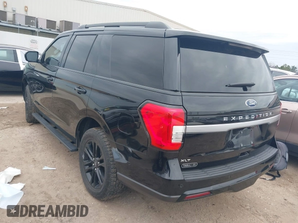 2022 Ford Expedition XLT with VIN 1FMJU1HT4NEA56445, listed as a IAAI auction lot 41301003 with 24,996 mi miles. Bid and sale history available at carsss.com. Image 3.