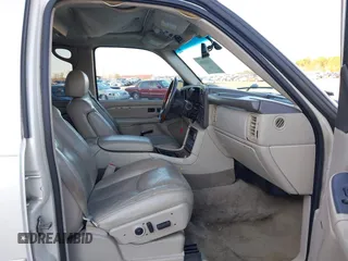 2004 Cadillac Escalade z VIN 1GYEC63T64R231552, wystawiony jako IAAI lot #41428401 z przebiegiem 275 724 mil mil oraz . Historia ofert i sprzedaży dostępna na DreamBid. Obrazek 5.