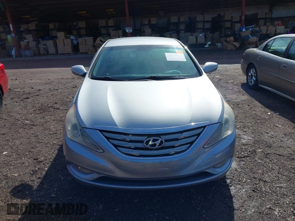 2011 Hyundai Sonata SE with VIN 5NPEC4ACXBH281274, listed as a IAAI auction lot 41433159 with 211,652 mi miles. Bid and sale history available at carsss.com. Image 6.