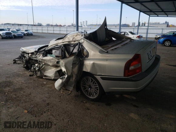 2001 Volvo S80 with VIN YV1TS90D411188848, listed as a Copart auction lot 82797104 with 0 mi miles and Salvage Title. Bid and sale history available at carsss.com. Image 2.