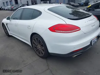 2015 Porsche Panamera 4 with VIN WP0AA2A71FL000458, listed as a IAAI auction lot 41862221 with 66,946 mi miles. Bid and sale history available at carsss.com. Image 3.