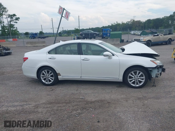 2011 Lexus ES 330 z VIN JTHBK1EG1B2440216, wystawiony jako IAAI lot #42685415 z przebiegiem 133 902 mil mil oraz . Historia ofert i sprzedaży dostępna na DreamBid. Obrazek 14.