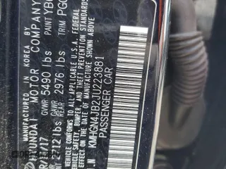2018 Genesis G80 Sport z VIN KMHGN4JB2JU223881, wystawiony jako Copart lot #56557435 z przebiegiem Nie podano mil oraz Szkoda całkowita • Salvage title. Historia ofert i sprzedaży dostępna na DreamBid. Obrazek 12.