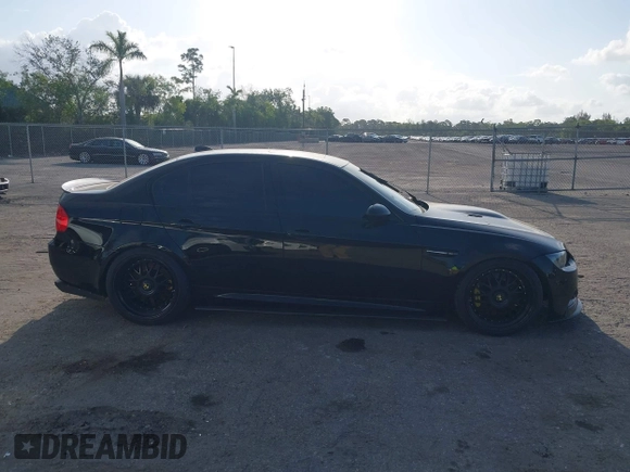 2011 BMW M3 z VIN WBSPM9C5XBE203183, wystawiony jako IAAI lot #42133371 z przebiegiem 94 063 mil mil oraz . Historia ofert i sprzedaży dostępna na DreamBid. Obrazek 14.