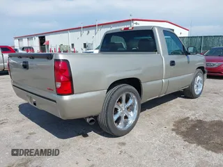 2004 Chevrolet Silverado 1500 Work Truck with VIN 1GCEC14X54Z233870, listed as a IAAI auction lot 42114163 with 236,226 mi miles. Bid and sale history available at carsss.com. Image 4.