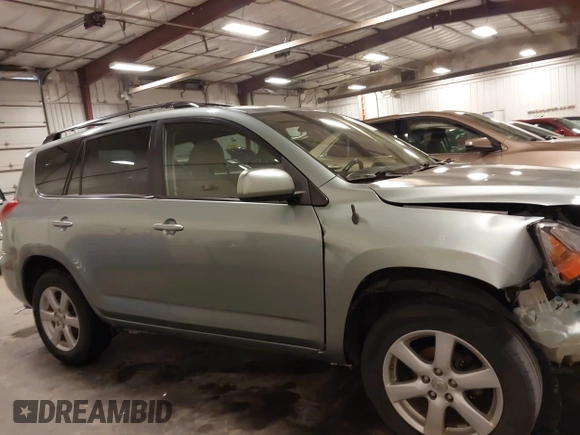 2007 Toyota RAV4 Limited with VIN JTMZD31V975061545, listed as a IAAI auction lot 41710996 with 196,998 mi miles. Bid and sale history available at carsss.com. Image 14.