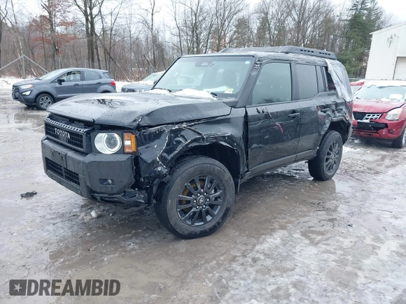 2024 Toyota Land Cruiser z VIN JTEABFAJ6RK007928, wystawiony jako IAAI lot #41575919 z przebiegiem 9282 mil mil oraz . Historia ofert i sprzedaży dostępna na DreamBid. Obrazek 17.
