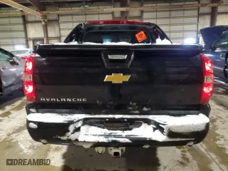 2013 Chevrolet Avalanche LT with VIN 3GNTKFE70DG248404, listed as a Copart auction lot 45029835 with 177,877 mi miles and Salvage Title. Bid and sale history available at carsss.com. Image 6.