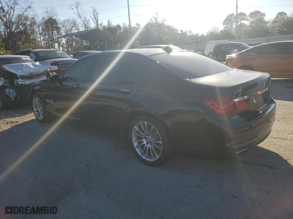 2013 BMW 7 Series 740Li with VIN WBAYE4C54DD137568, listed as a Copart auction lot 43586685 with 181,796 mi miles and Clean Title. Bid and sale history available at carsss.com. Image 2.