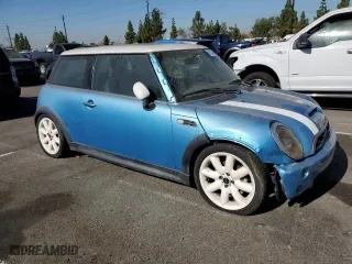 2004 MINI Cooper Hardtop S with VIN WMWRE334X4TD84365, listed as a Copart auction lot 67804884 with 0 mi miles and Clean Title. Bid and sale history available at carsss.com. Image 4.
