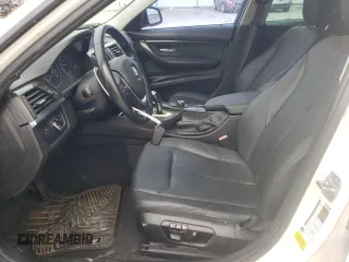 2015 BMW 3 Series 328i z VIN WBA3C1C51FK120871, wystawiony jako Copart lot #58486625 z przebiegiem 99 749 mil mil oraz Czysty tytuł • Clean title. Historia ofert i sprzedaży dostępna na DreamBid. Obrazek 7.