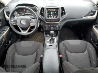 2017 Jeep Cherokee Latitude with VIN 1C4PJMCS8HW576654, listed as a Copart auction lot 50926095 with 47,656 mi miles and Salvage Title. Bid and sale history available at DreamBid. Image 8.
